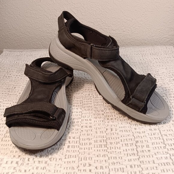 Keen Women's 'Astoria West' T-Strap Sandals leather outdoor trail sandals 10.5 - Picture 1 of 13
